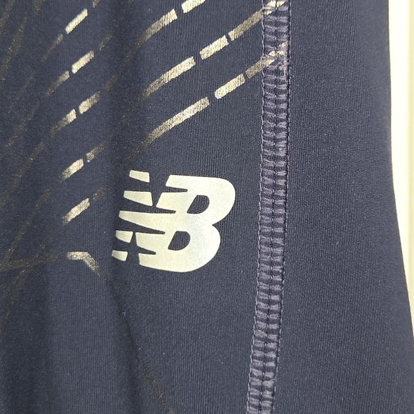 New Balance Dry Women Navy Reflective Print Impact Crop Running Leggings Size XL - Picture 4 of 7